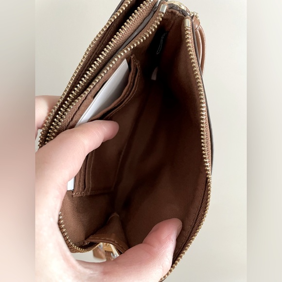 NWT Coach Wristlet - Picture 6 of 7